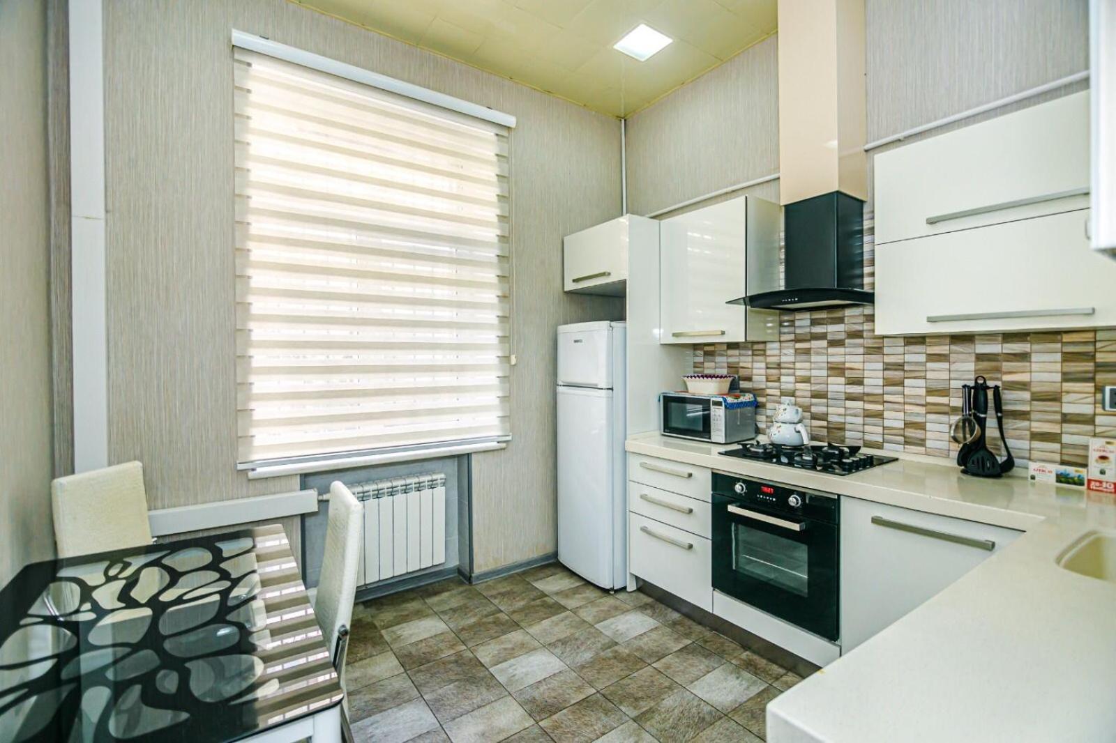 Azneft Square Deluxe Apartment Bakoe Buitenkant foto