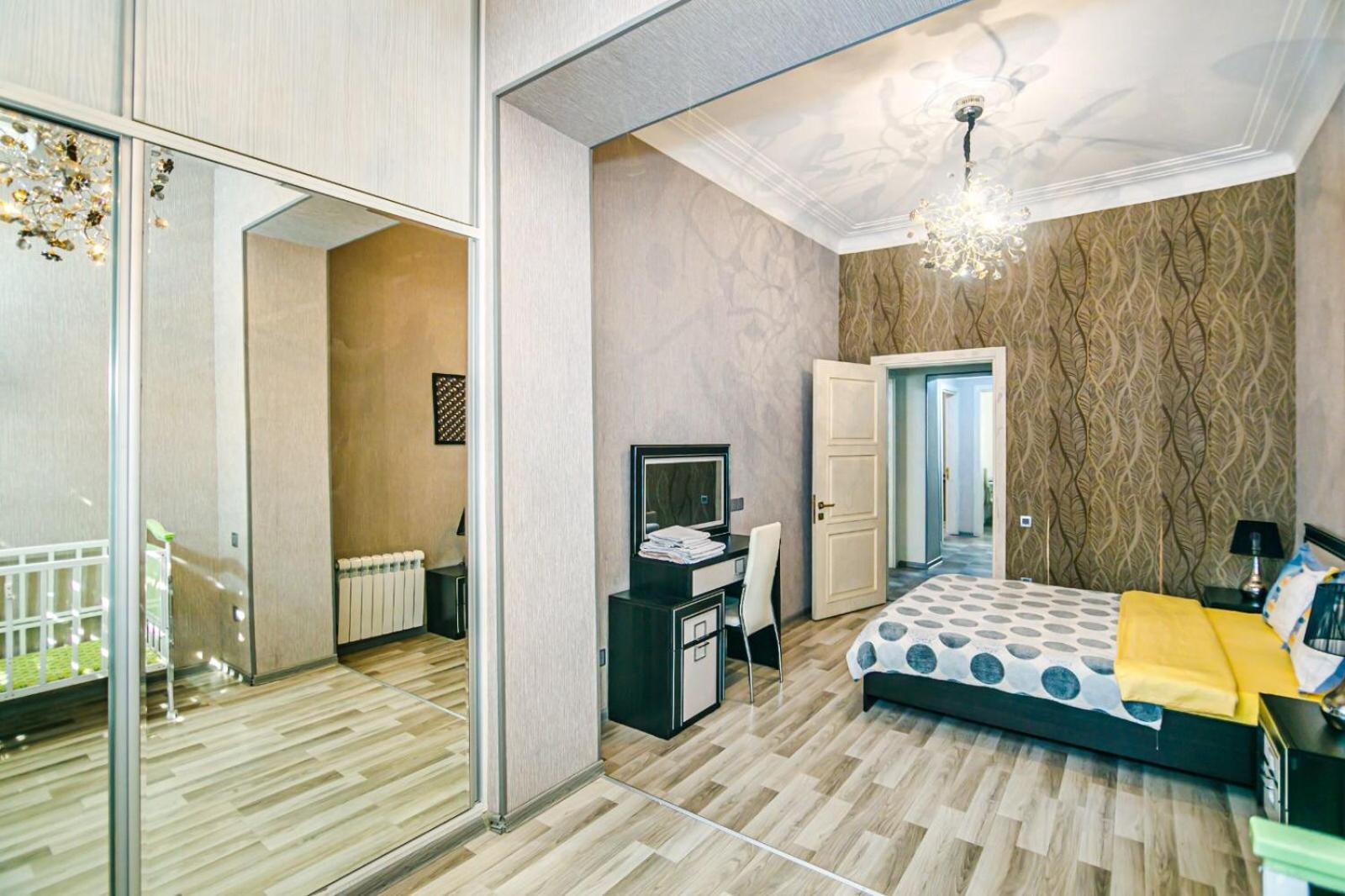 Azneft Square Deluxe Apartment Bakoe Buitenkant foto