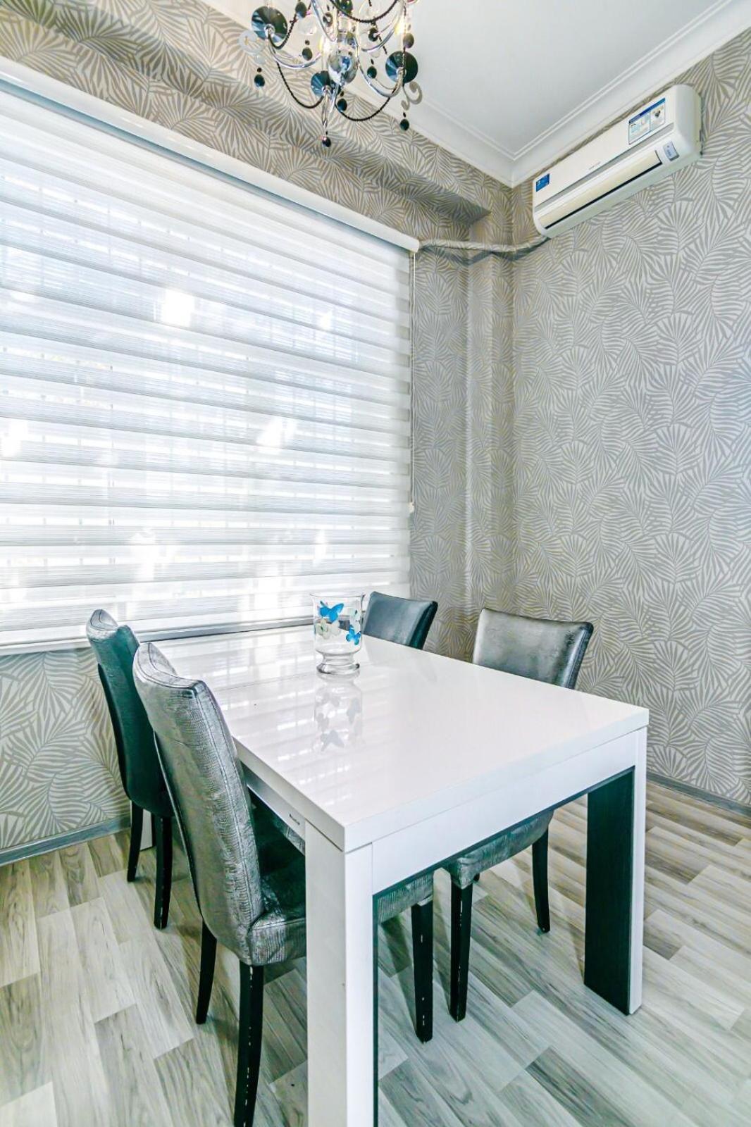 Azneft Square Deluxe Apartment Bakoe Buitenkant foto