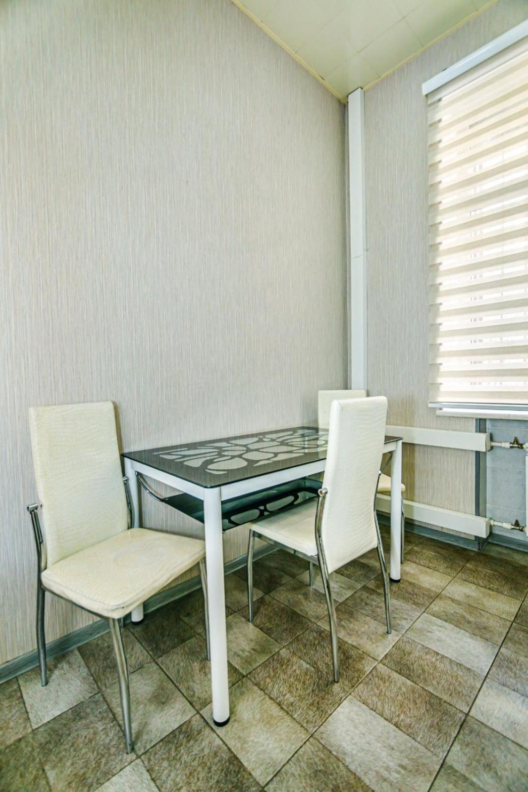 Azneft Square Deluxe Apartment Bakoe Buitenkant foto