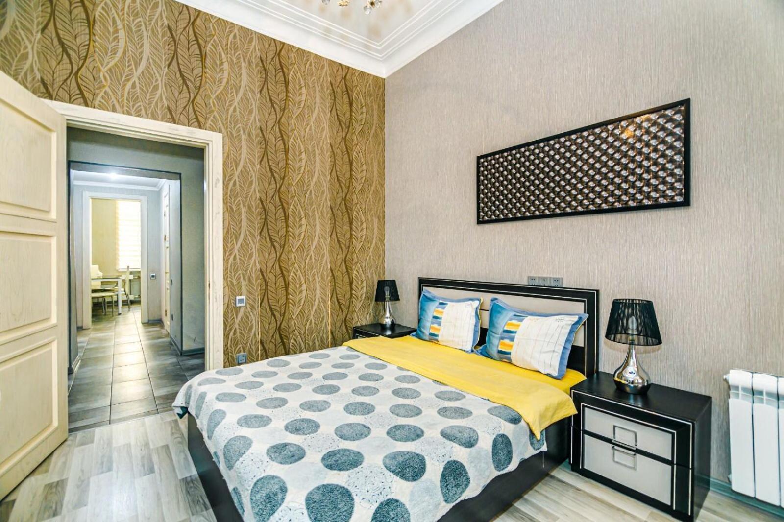 Azneft Square Deluxe Apartment Bakoe Buitenkant foto