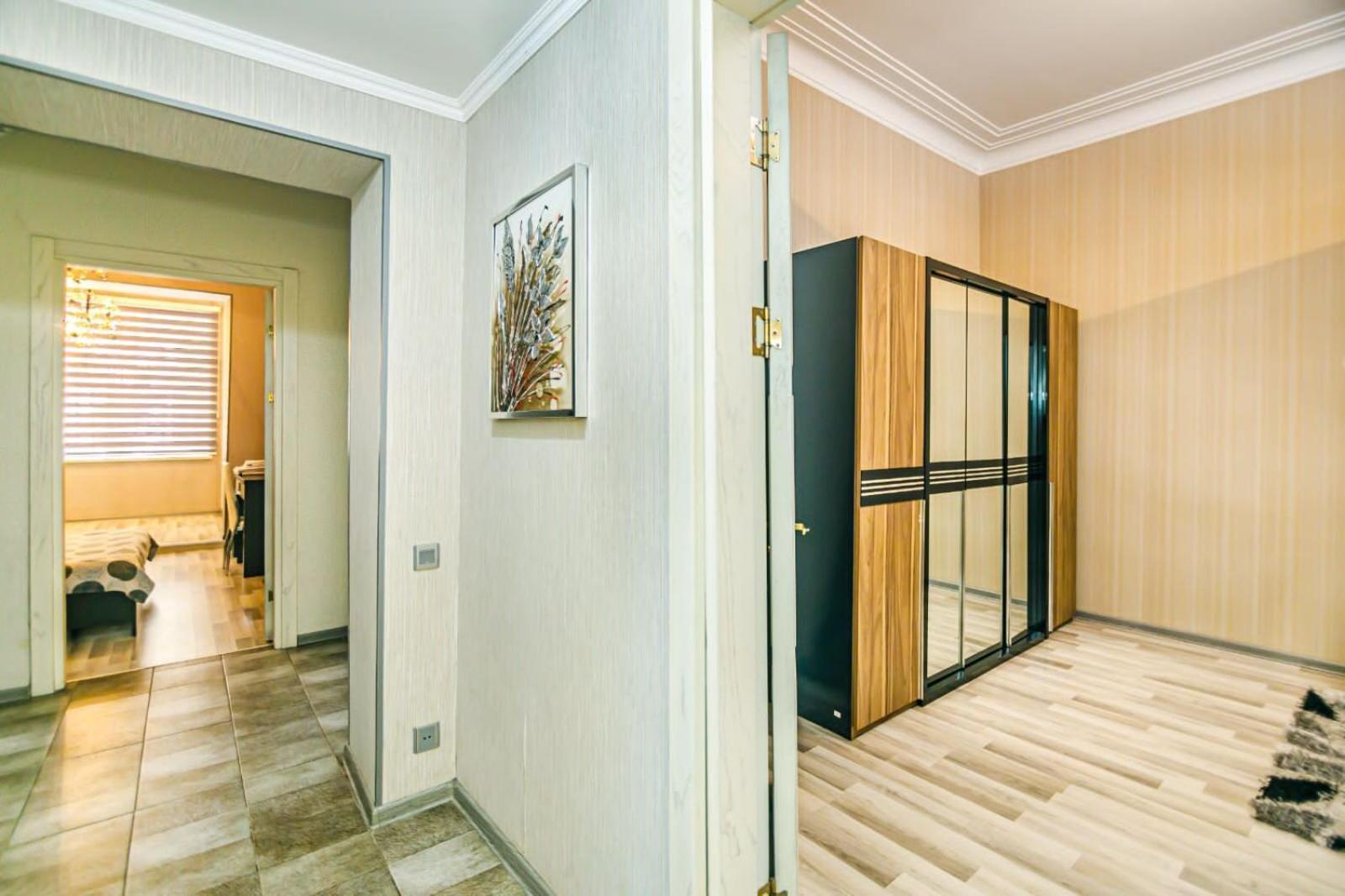 Azneft Square Deluxe Apartment Bakoe Buitenkant foto
