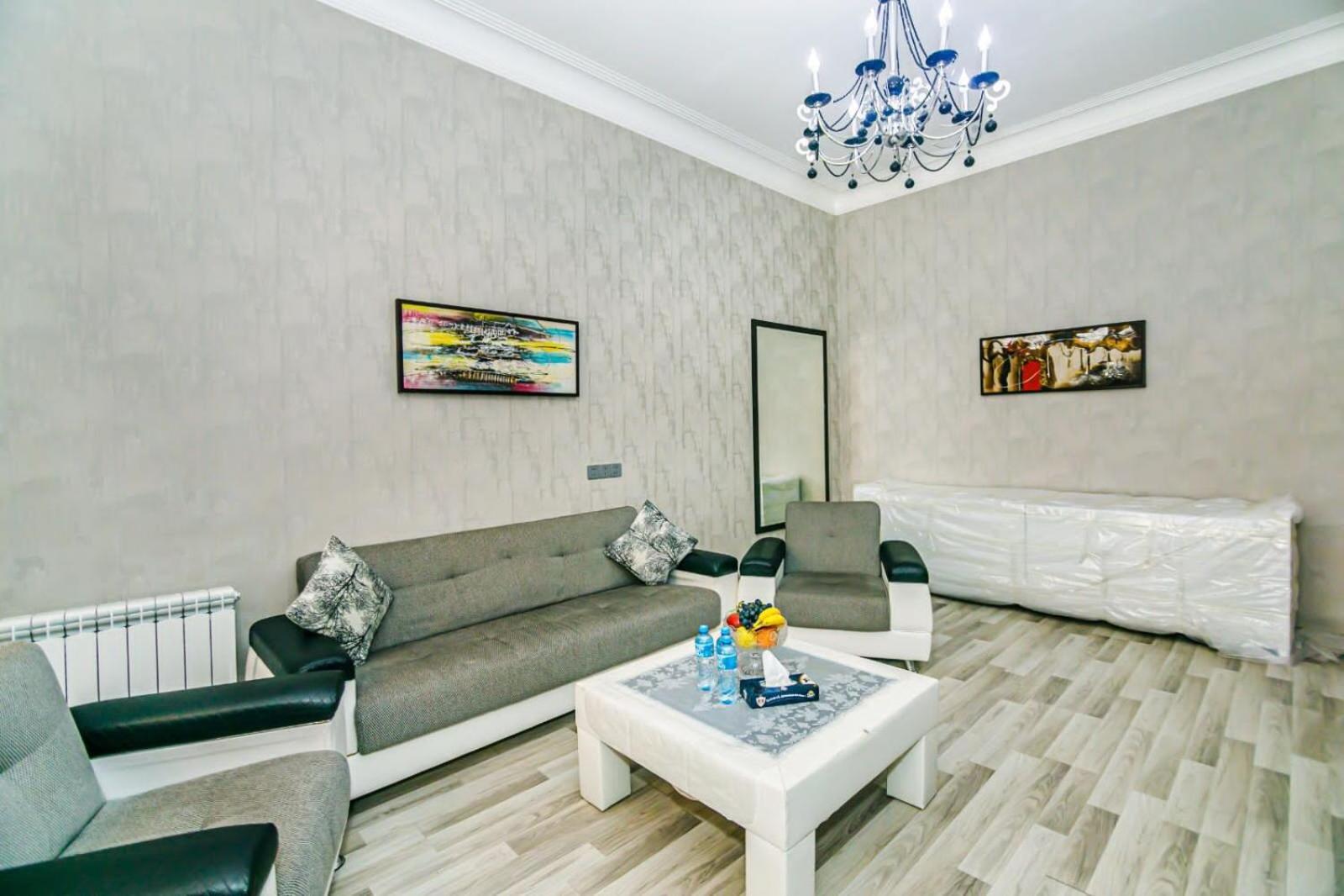 Azneft Square Deluxe Apartment Bakoe Buitenkant foto