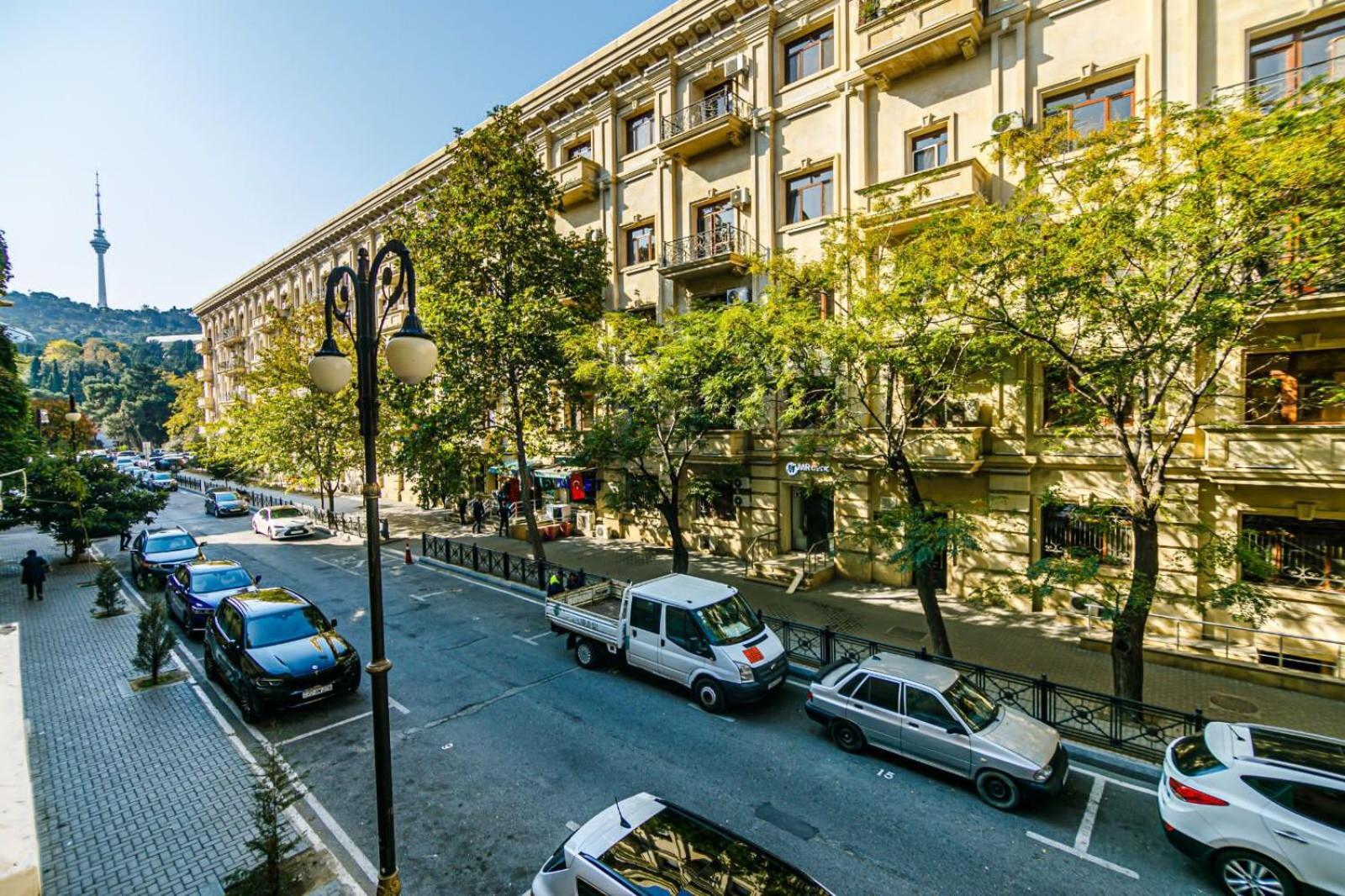 Azneft Square Deluxe Apartment Bakoe Buitenkant foto